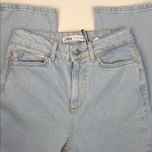 NWT Zara Women's Straight Leg Jeans in Soft Blue, Size 6